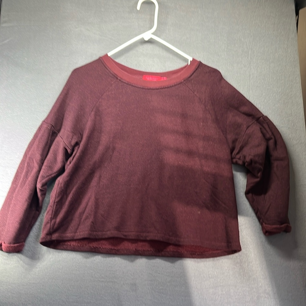 Women's Cropped Burgundy Pullover Sweatshirt - Casual Lightweight Hoodie‎